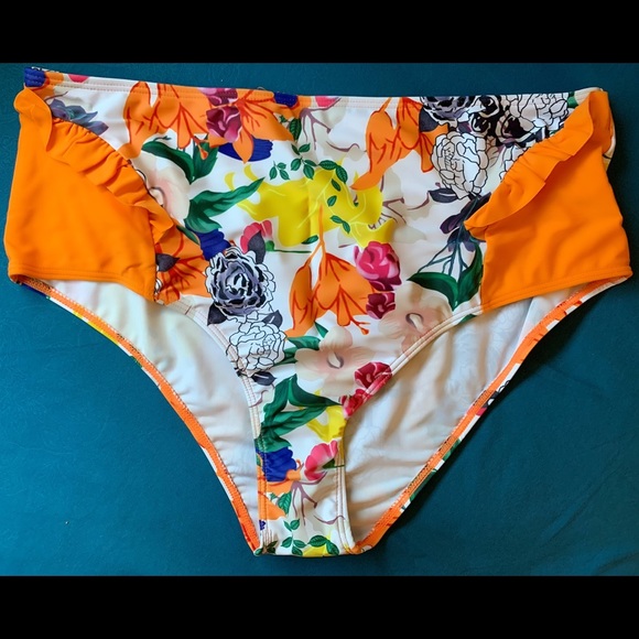 High Waisted Bikini 🍊 - Picture 2 of 5
